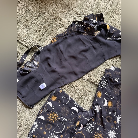 Lost + Wander Zodiac Two Piece Set - Picture 2 of 11